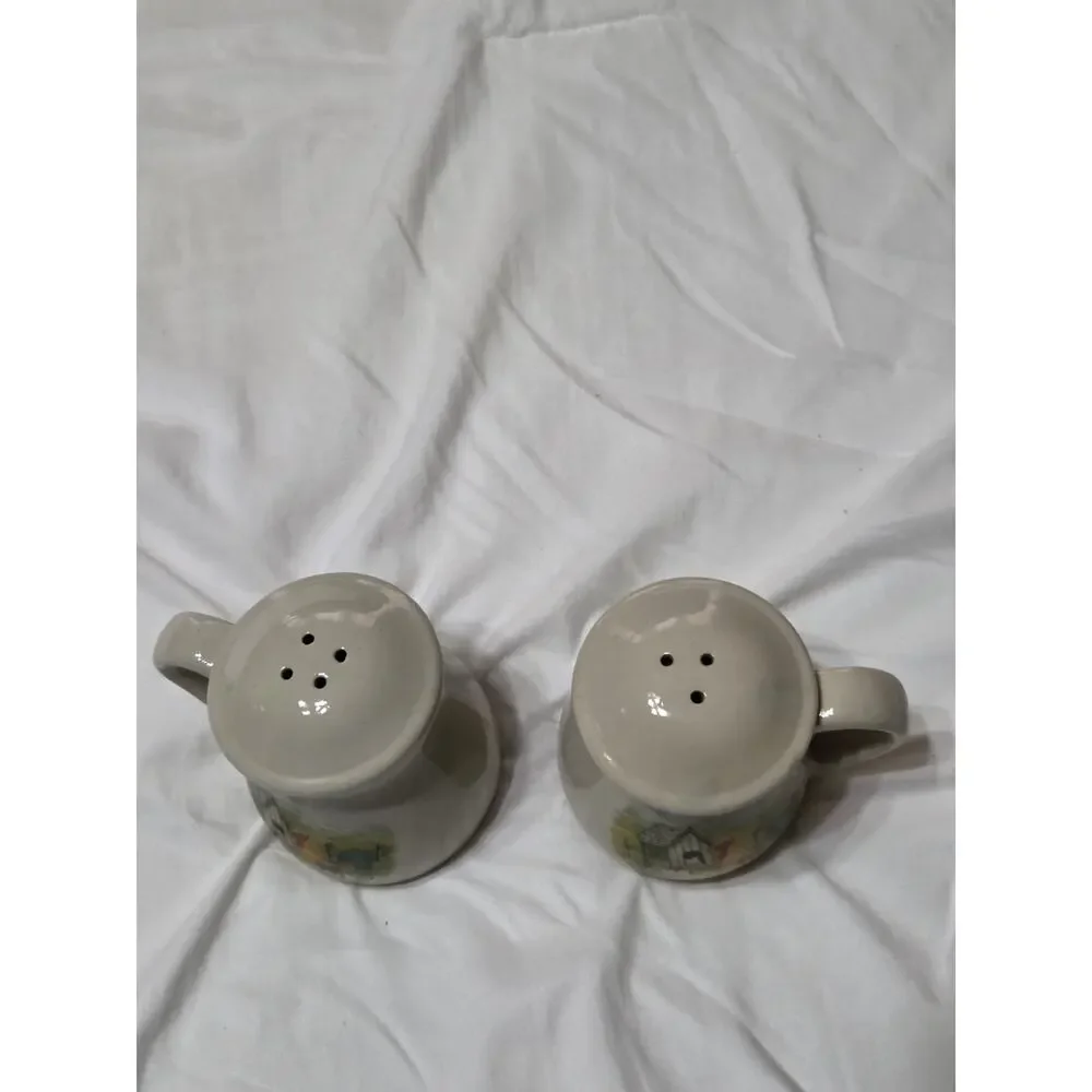 Vtg Hermitage Pottery Farmhouse Salt & Pepper Shakers